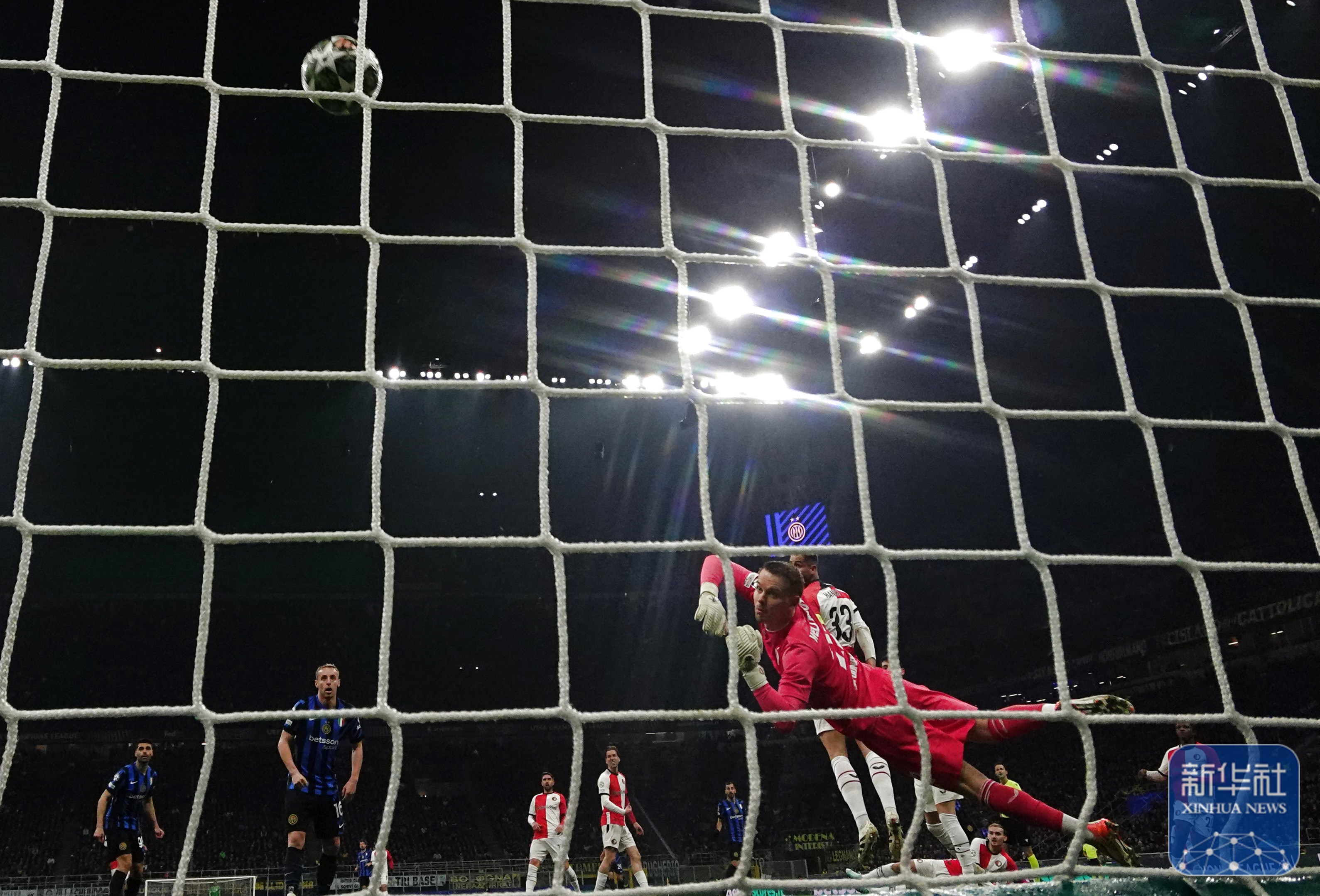 赛场“极限运动”:球员在欧冠中的精湛技巧的简单介绍 赛场“极限运动”:球员在欧冠中的精湛技巧的简单介绍