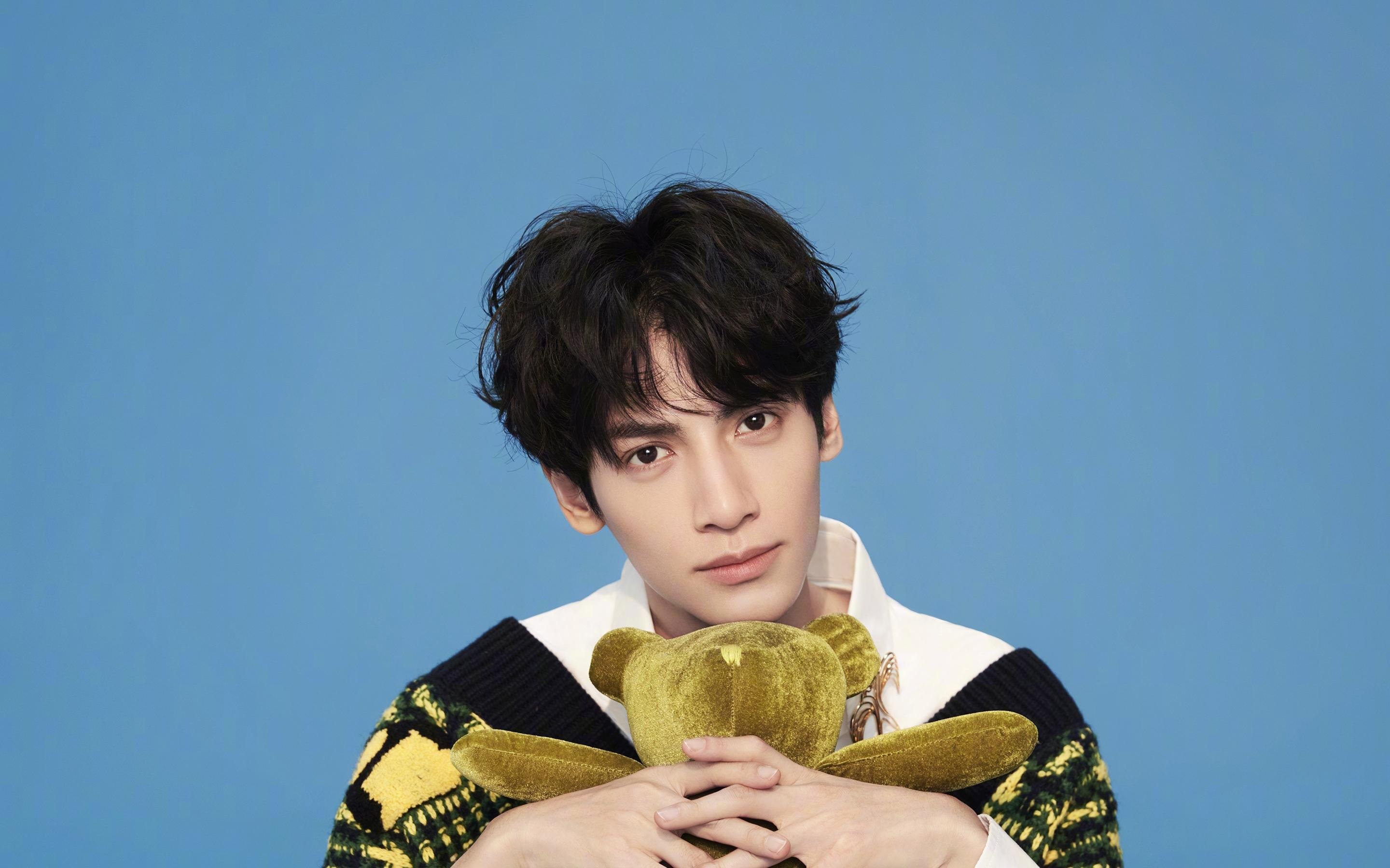 体育教练调整阵容应对密集赛程,体育教练简介照片