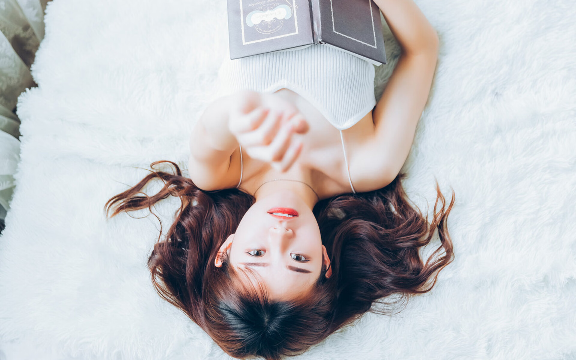 谁将成为足球领域的霸主？看激烈比赛谁能脱颖而出！，谁是足球界最厉害的人